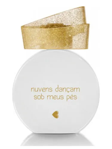 Nuvens Dançam Sob Meus Pés